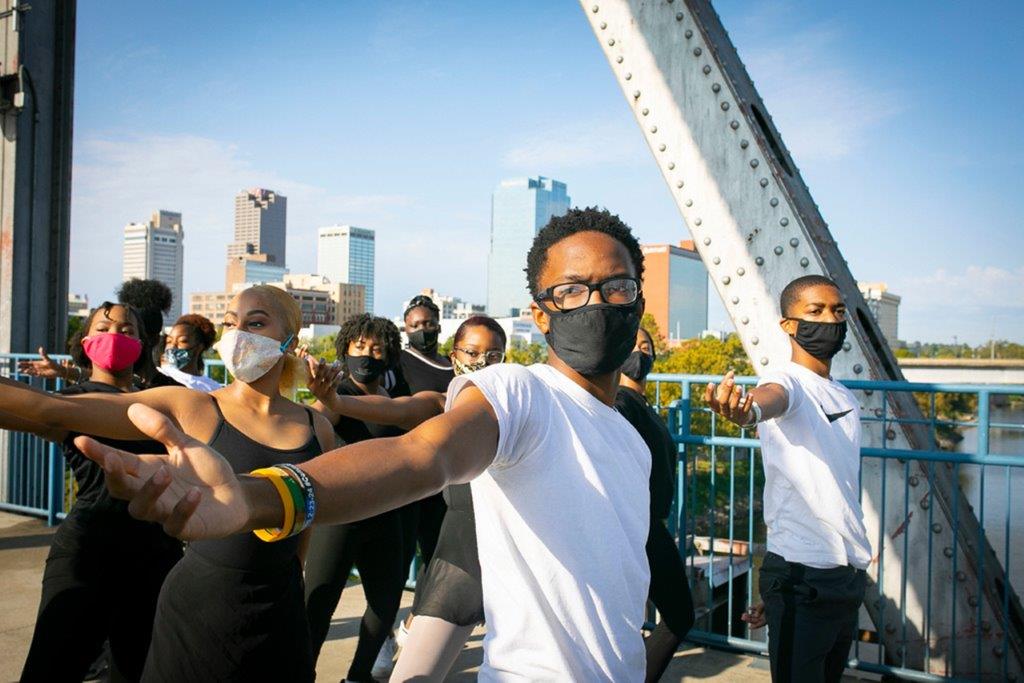 Students Performing in Little Rock